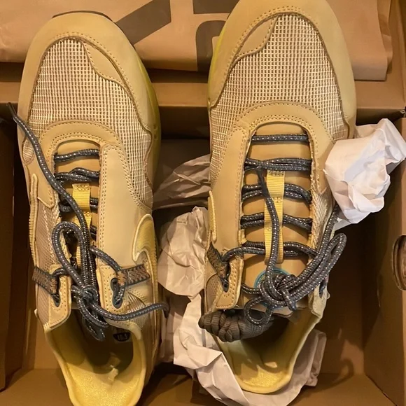 Travis Scott x Air Max 1 'Saturn Gold' - Picture 9 of 9